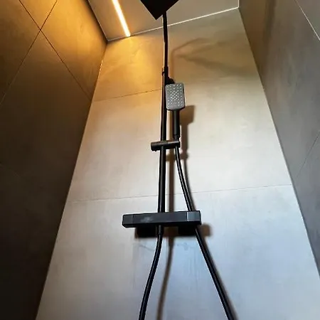 Studio11 * ניוסטיפט אים סטובאיטל