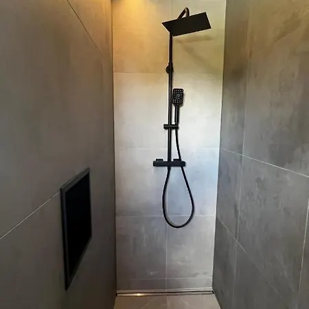 Studio11 * ניוסטיפט אים סטובאיטל